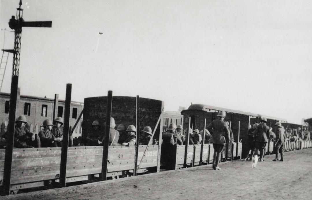 Nelson Battalion entraining at Port Said en route to El Kantara, Suez Canal