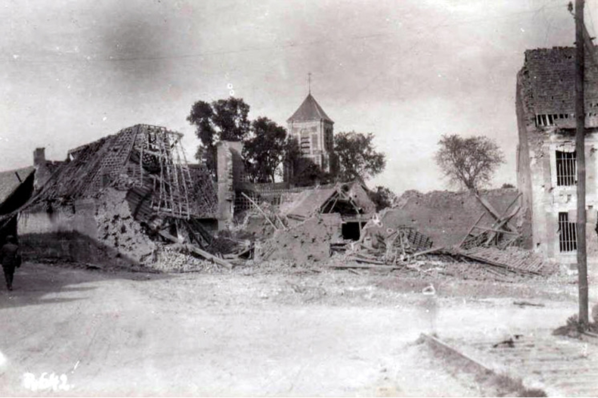 Miraumont following the barrage exchanges