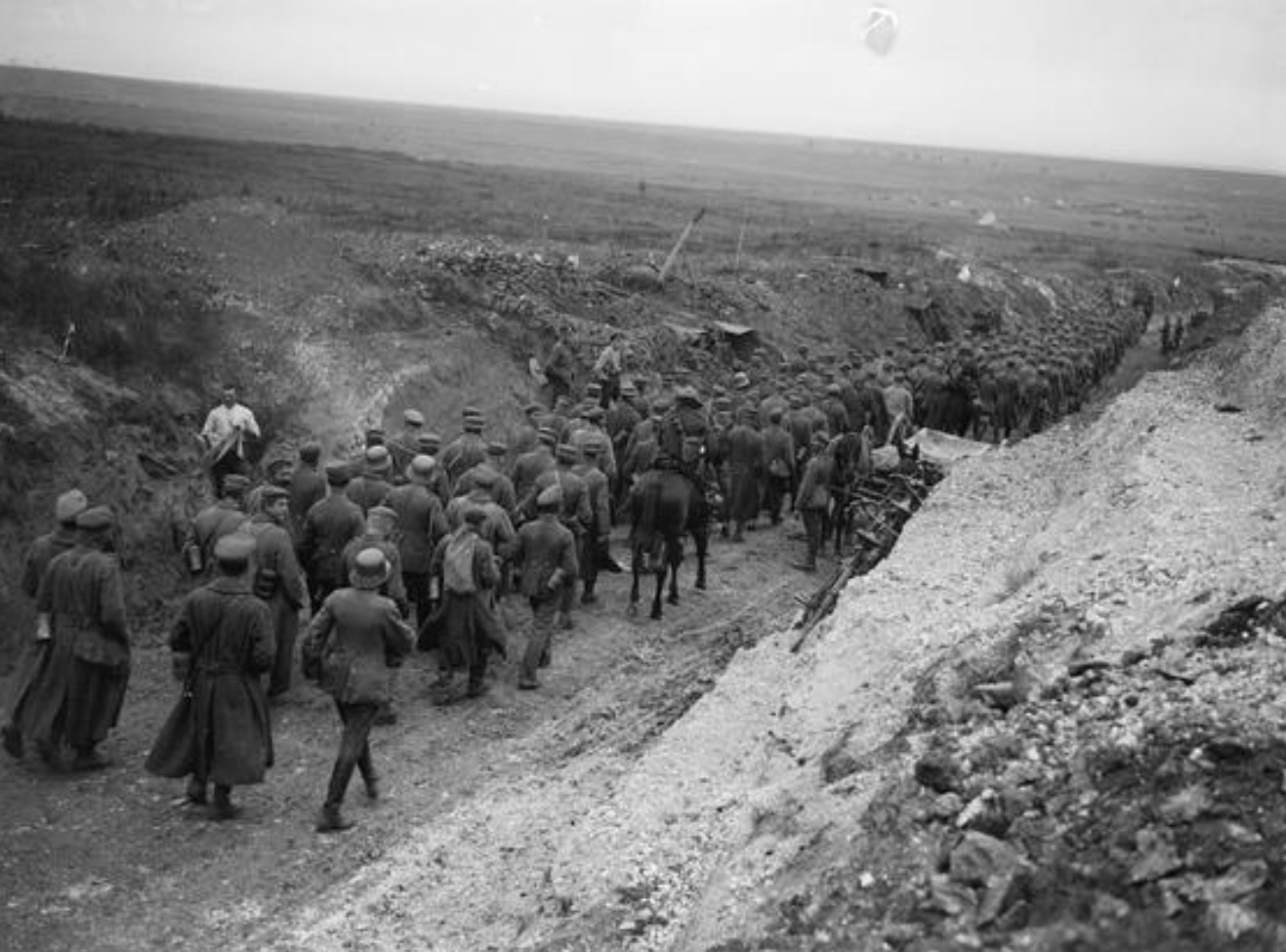 Royal Naval Division .info German prisoners captured at Niergnies