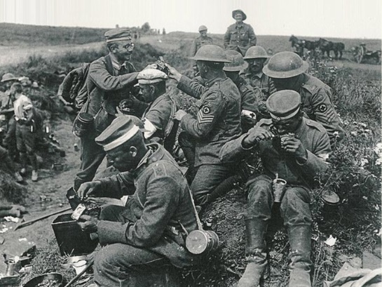 Royal Naval Division .info Divisional medics feeding wounded prisoners