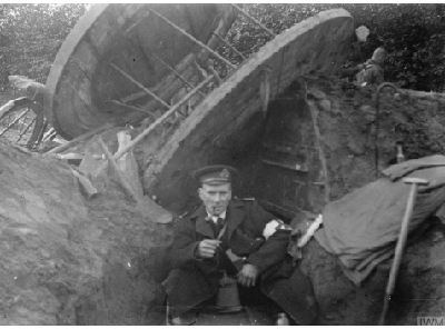 Surgeon Crook dug-out Antwerp